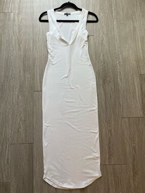 White Sleeveless V-Neck Maxi Dress
